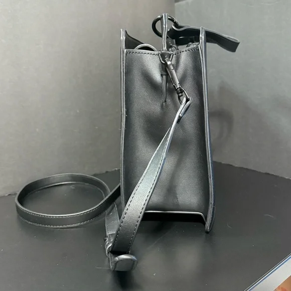 Steve Madden Bevelyn XL Purse (Black) - Picture 2 of 7